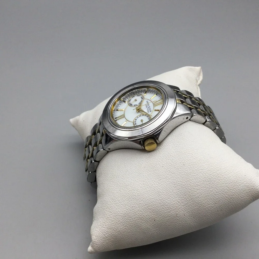 Anne Klein see photos